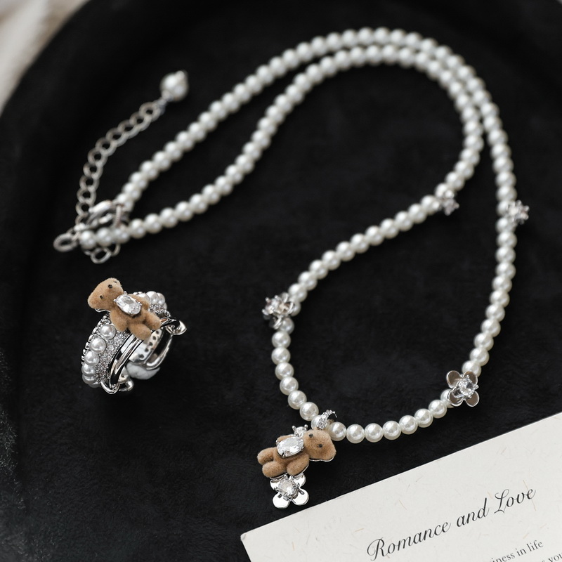 迷你植绒小熊多层珍珠镶宝石戒指