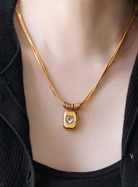 保色爱心锆石方牌吊坠双层毛衣链