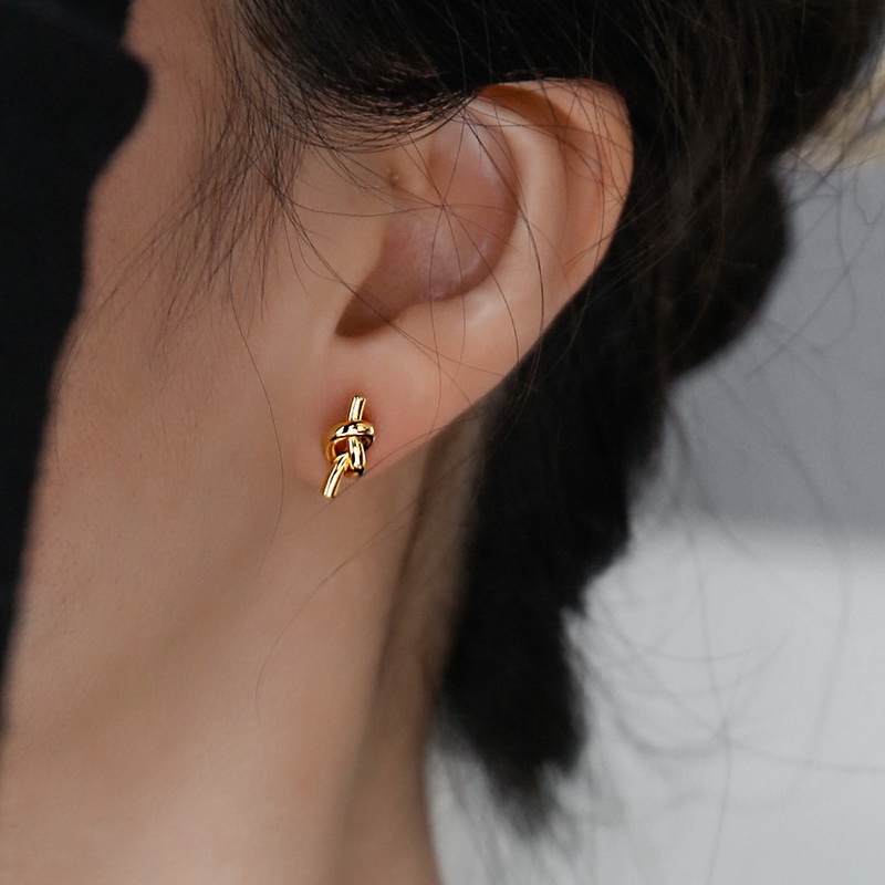 简约镀18K金精致绳结耳钉