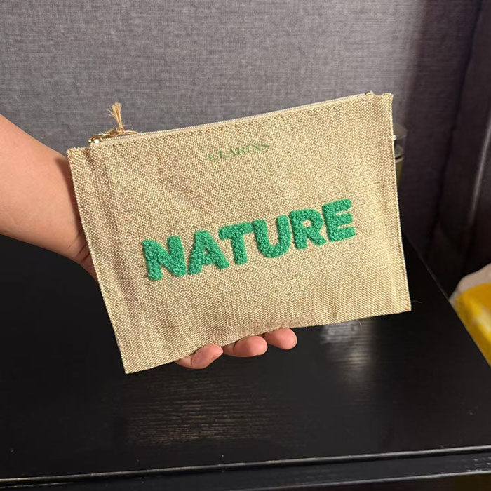 出口尾货 棉麻材质信封款带提手化妆包绿色立体字母随身收纳包袋,收纳整理,化妆包,淘宝优惠券,粉丝福利购,淘宝优惠卷