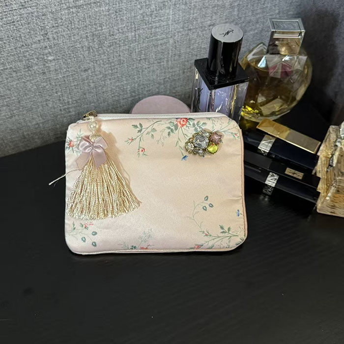出口尾货 国风流苏绸缎花卉小巧零钱包卡包卫生包随身便携化妆包