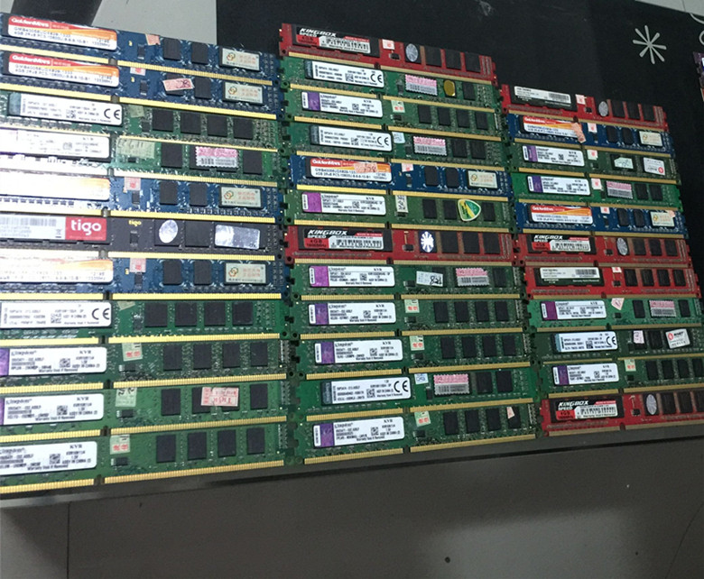 ²ð»ú¶þÊǪ̈ʽÄÚ´æÌõDDR2 DDR3 2G 4G 8G È«¼æÈÝÈý´úÄÚ´æ1333 1600