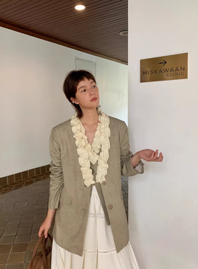 UN 2026早春新品  小众木耳边V领脏染西装外套女250280