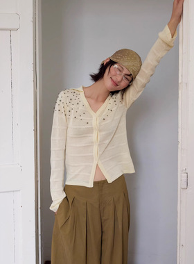 UN 2026春款上新！ 肌理感亚麻泡珠开衫针织衫女260026