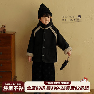 砚台家男童黑色连帽外套皮毛一体2025冬季新款儿童加厚加绒上衣潮