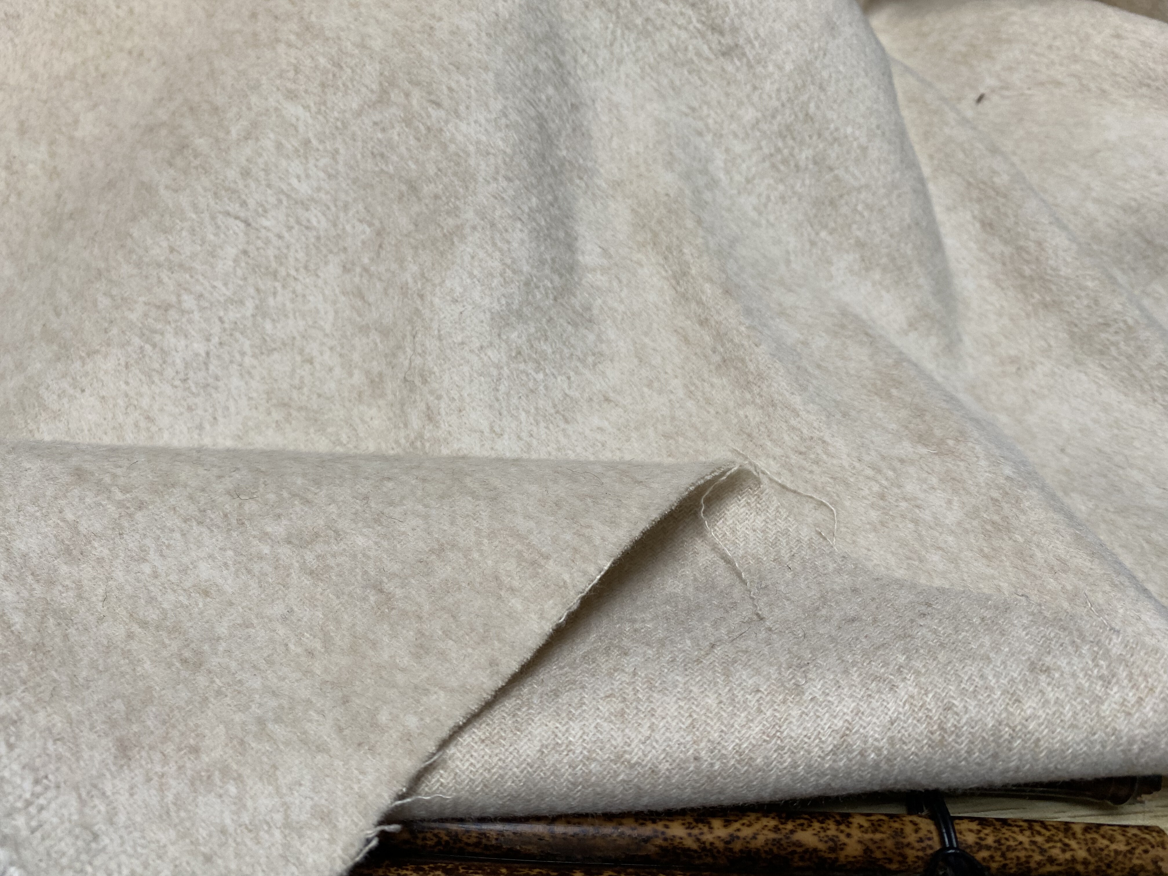 T1130 日本羊绒设计师布料3米×1.4米