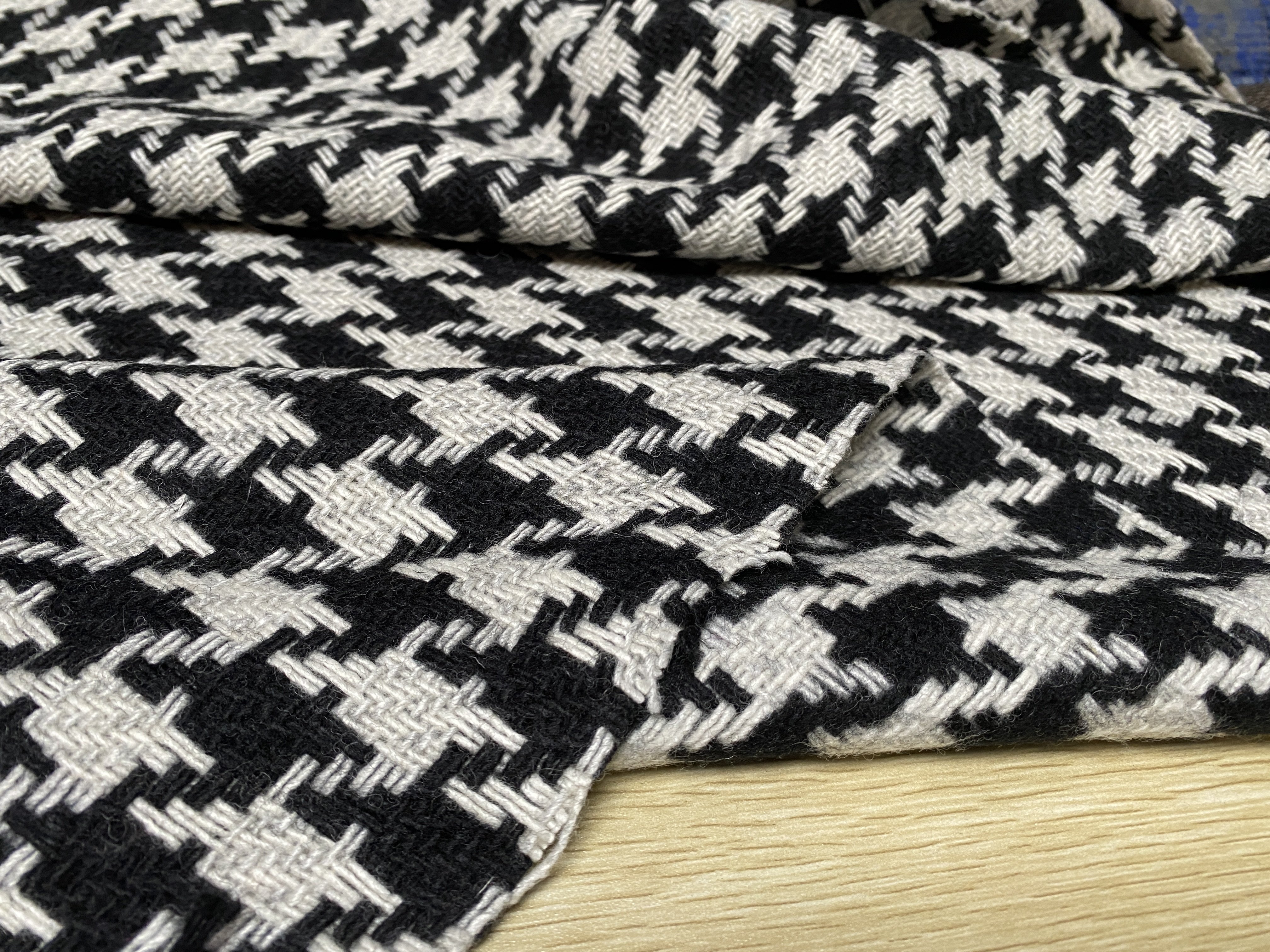 T0118黑白千鸟格编织羊绒设计师布料0.8米乘1.5米,居家布艺,海绵垫/布料/面料/手工diy,淘宝优惠券,粉丝福利购,淘宝优惠卷