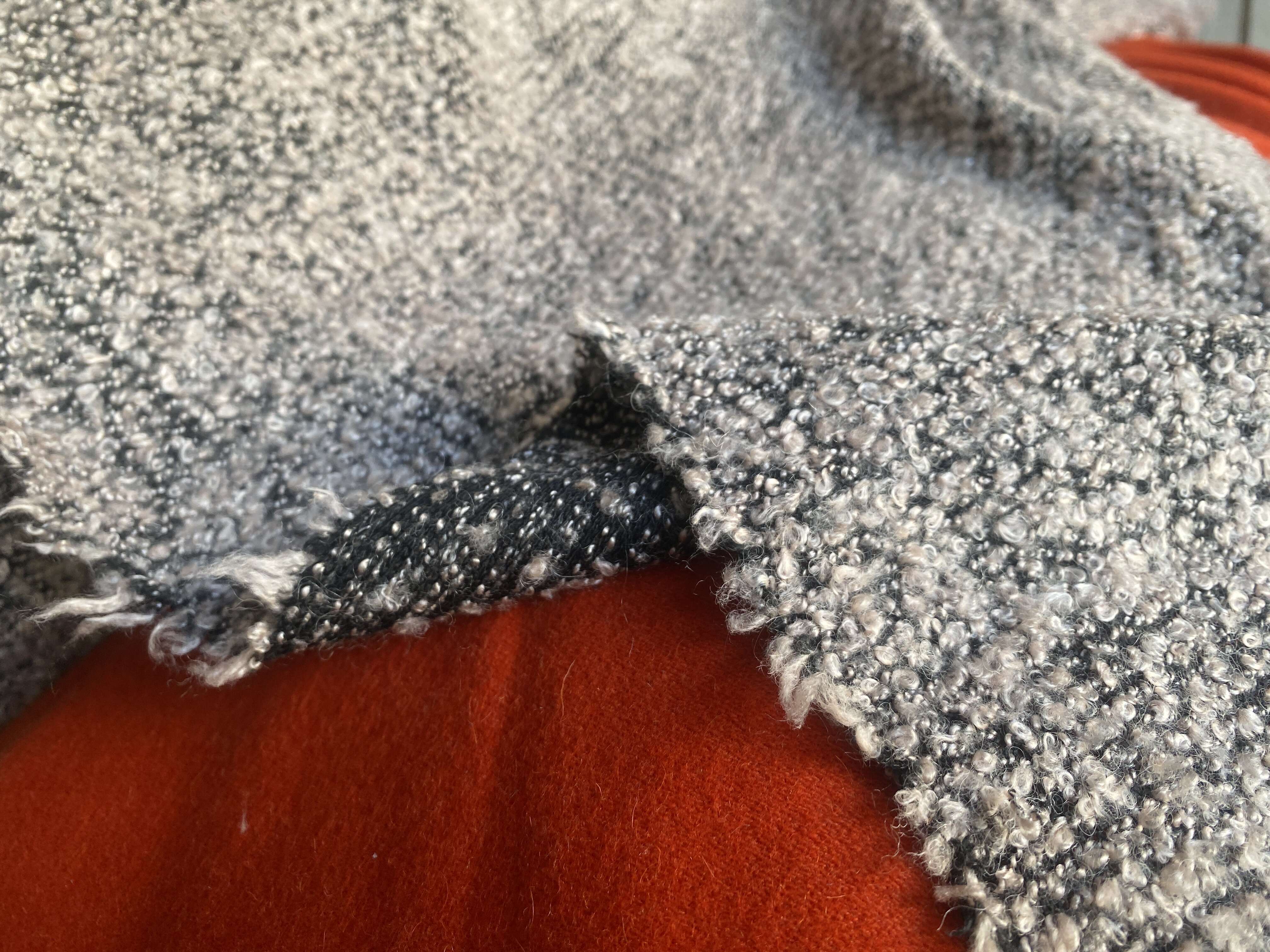 d121255 紫色圈圈羊绒设计师布料1.50米乘1.40