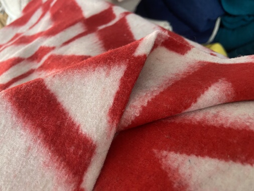 d0131 艺术针织羊绒设计师布料1.50米乘1.40