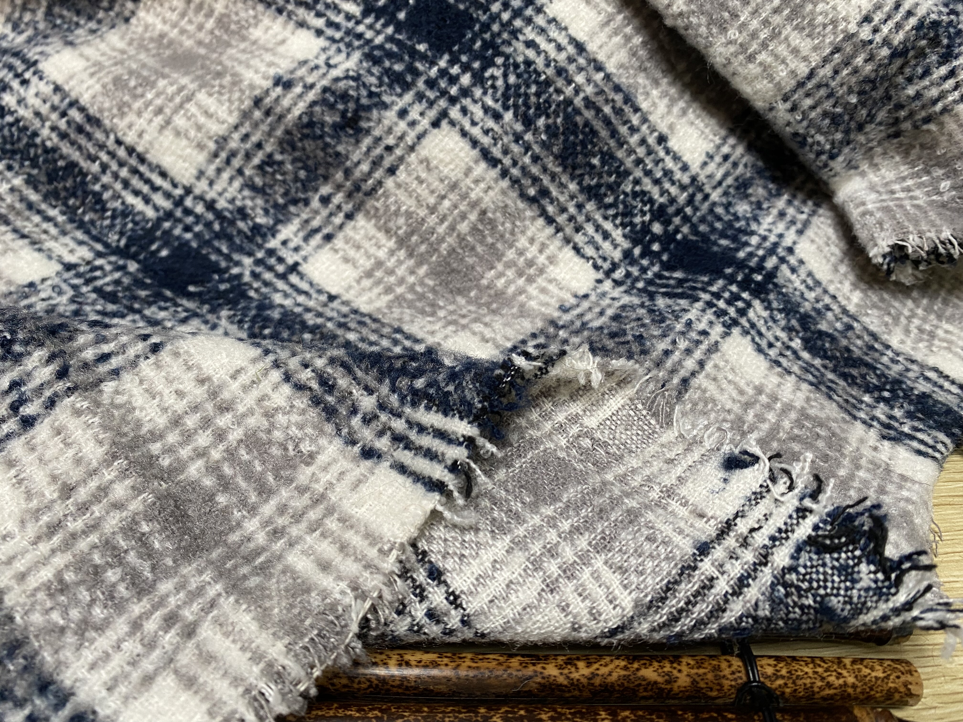 T1130 编织格子羊绒设计师布料2.2米×1.4米