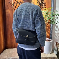 Черный (26x высота 18x толщиной 5,5 см)