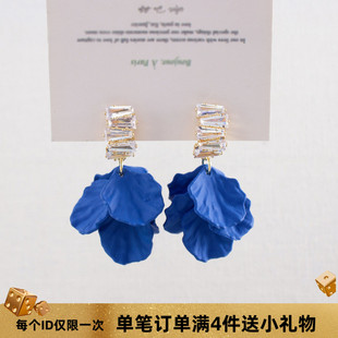 克莱因蓝色花朵耳环度假风显白耳饰显白精致流苏无耳洞蚊香盘耳夹