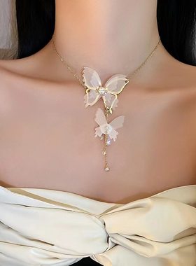 白色蕾丝蝴蝶项链镶钻温柔颈链