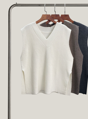 悦迷Art Nuts 简约的线条 经典V领休闲开叉马甲无袖背心