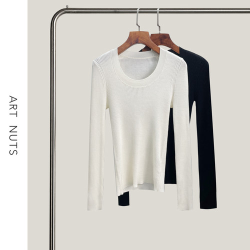 悦迷Art Nuts 简约的线条 秋冬U领修身显瘦百搭长袖坑条针织衫