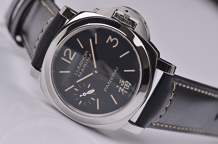 已售出【98新】沛纳海福字限量版黑盘小三针手上链皮带男表PAM00366在保