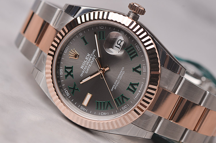 已售出【国行全新】劳力士日志型玫瑰金及钢灰面绿罗马自动男表126331