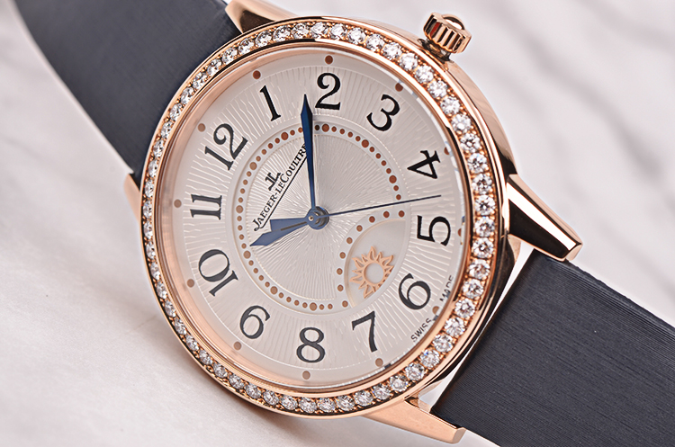 【97新】积家约会玫瑰金镶钻昼夜显示大三针折叠扣女表Q3612420