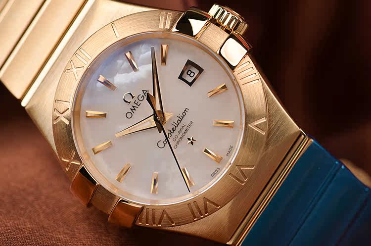 已售出【未使用品】欧米茄星座全黄金贝母面女表123.50.31.20.05.002