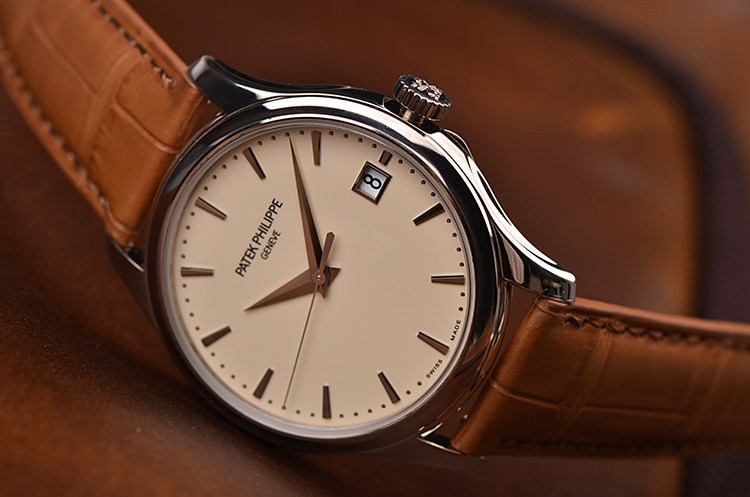 已售出【98新】百达翡丽白金将官底大三针日历自动皮带男表5227G-001