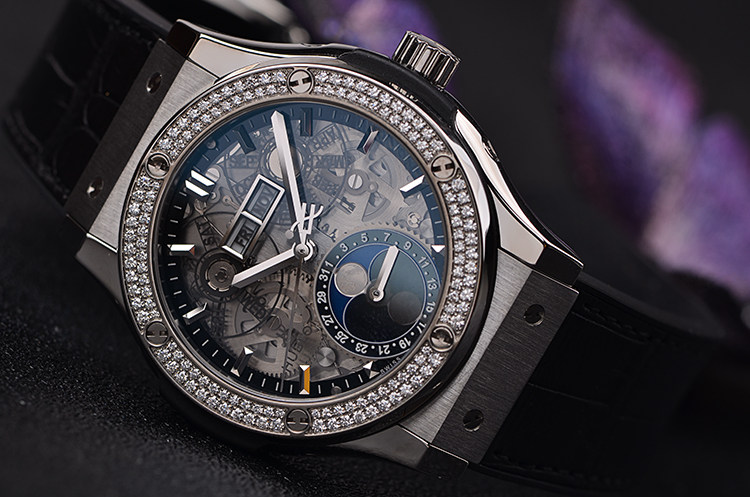 已售出【98新】宇舶钛合金镶钻全历月相自动男表547.NX.0170.LR.1104