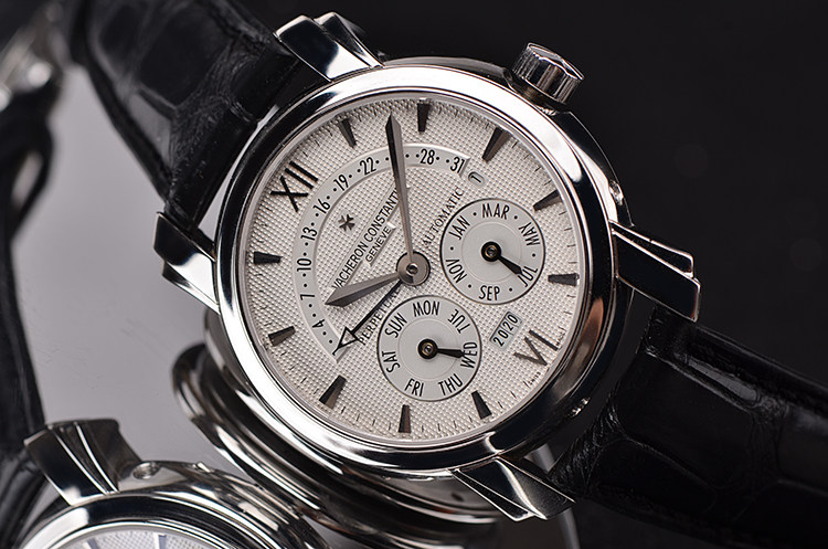 已售出【98新】江诗丹顿马耳它PT950铂金万年历自动男表47031/000P-8956