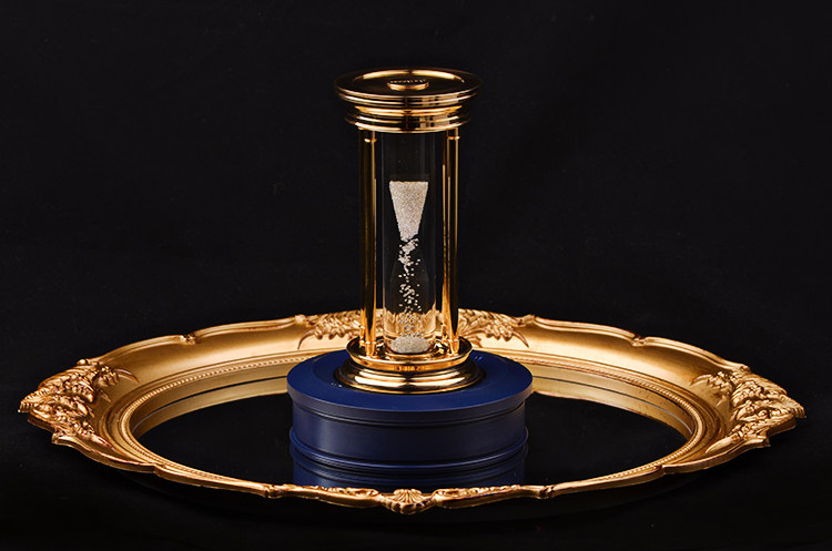 已售出De Beers戴比尔斯2000年千禧限量钻石沙漏