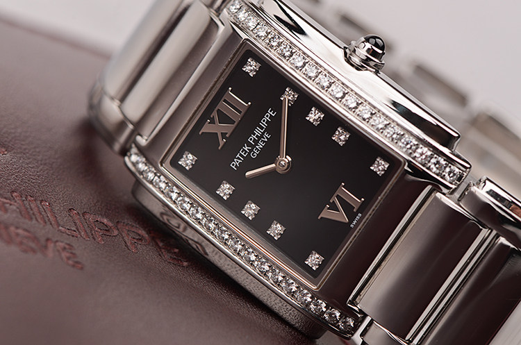 已售出【98新】百达翡丽Twenty-4黑盘精钢镶钻石英钢带女表4910/10A-001