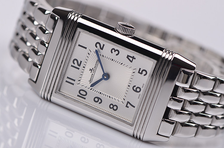 已售出【98新】积家翻转系列中型超薄手上链钢带腕表Q2548120