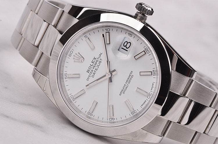 已售出【未使用品】劳力士日志型白面大三针日历自动机械钢带男表126300