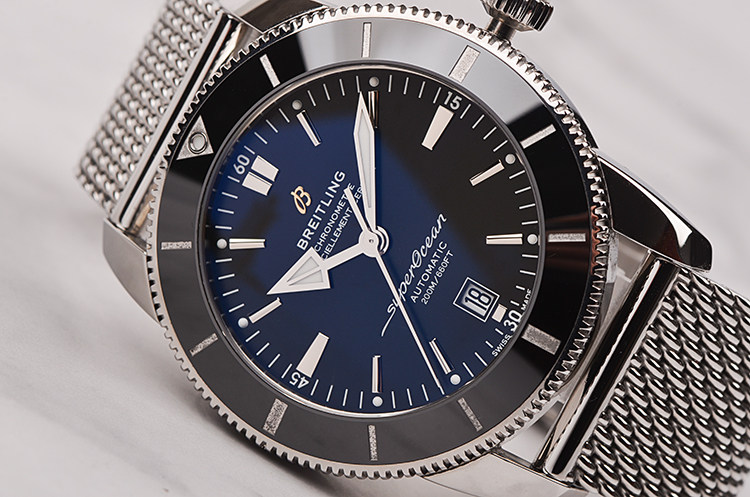 已售出【98新】百年灵超级海洋文化陶瓷圈大三针日历男表AB2020121B1A1