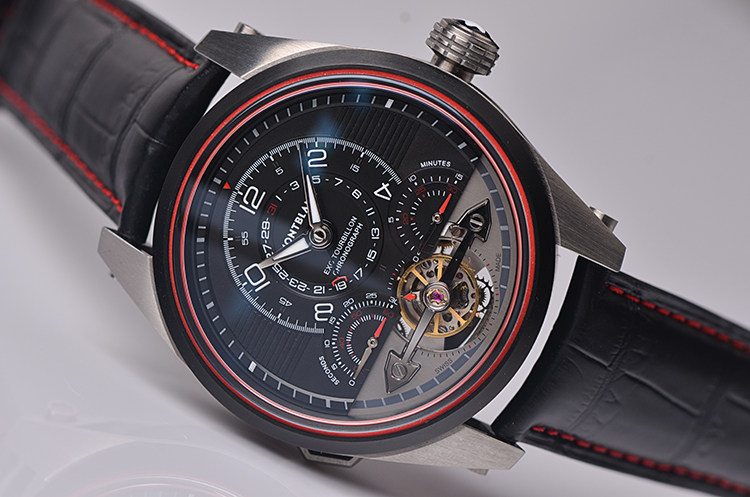 已售出【98新】万宝龙时光行者钛合金陀飞轮单按钮计时自动男表U0112587