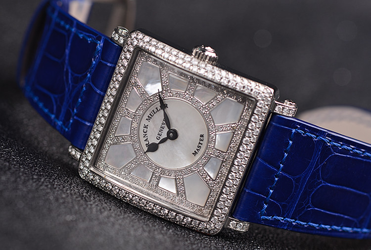 已售出【98新】法兰克穆勒方形精钢镶钻贝母面石英皮带女表6002 M QZ R