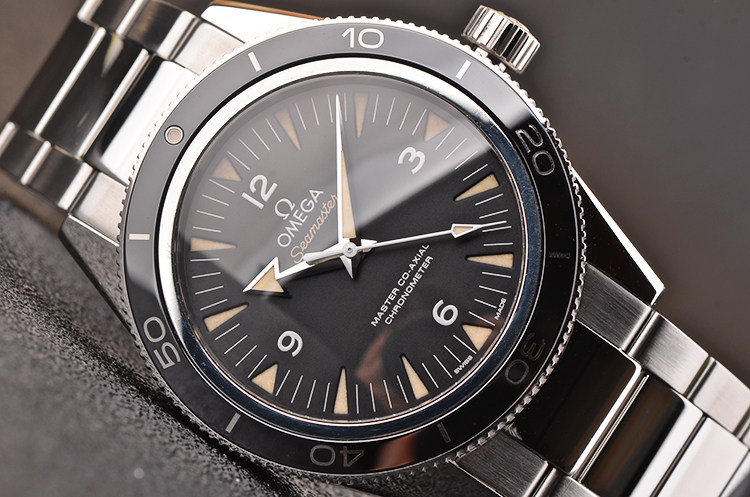 已售出【97新】欧米茄海马300系列大三针钢带男表233.30.41.21.01.001