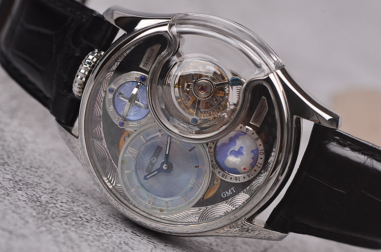已售出【98新】万希泉星恒系列陀飞轮自动机械GMT皮带男表AT1118