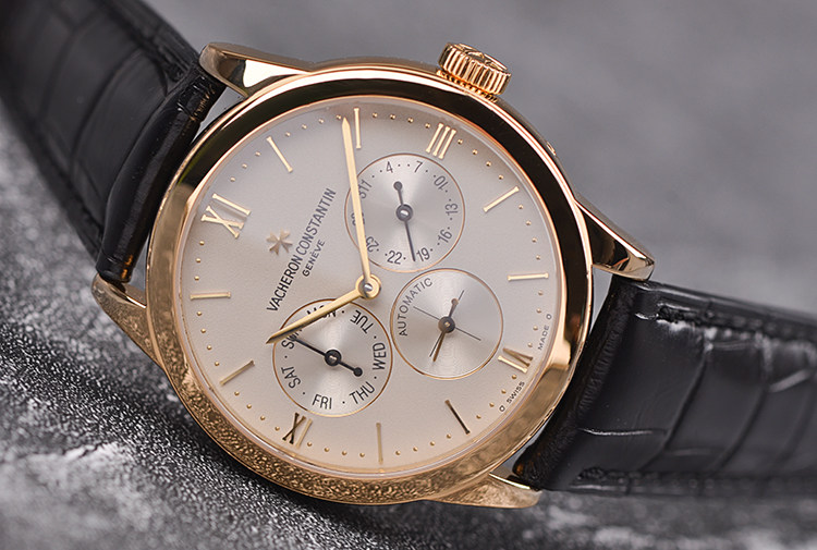 已售出【98新】江诗丹顿日本限定款黄金星期日历男表42009/000J-9048