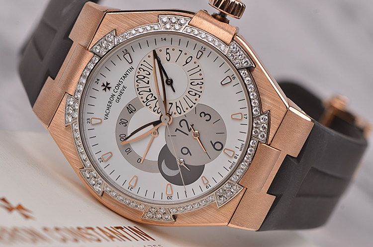 已售出【98新】江诗丹顿纵横四海玫瑰金镶钻两地时腕表47751/000R-9351