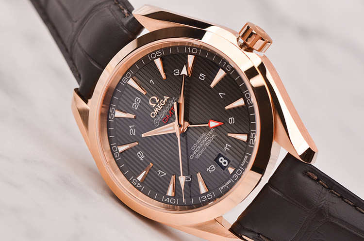 已售出【未使用品】欧米茄海马玫瑰金GMT日历男表231.53.43.22.06.002