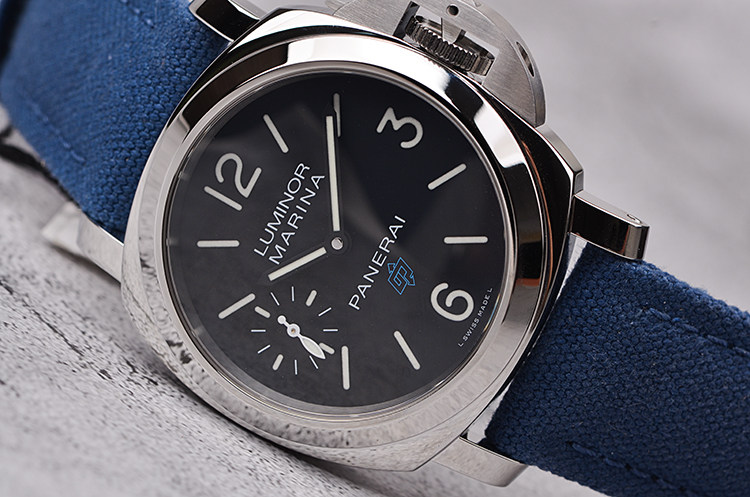 已售出【未使用品】沛纳海小三针3天动能手上链皮带男表pam00777国行