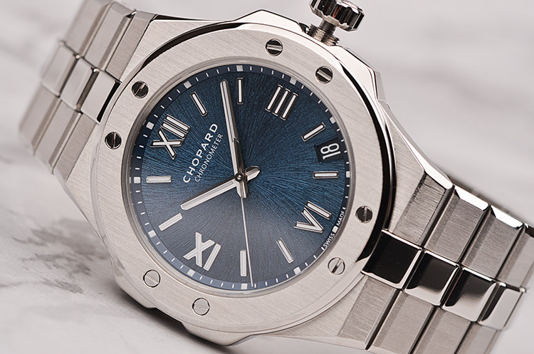 已售出【97新】萧邦Alpine Eagle蓝面大三针日历钢带男表298600-3001