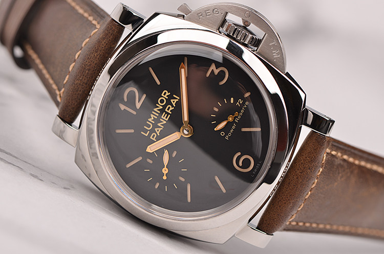 已售出【97新】沛纳海动显小三针47MM三天链皮带男表pam00423