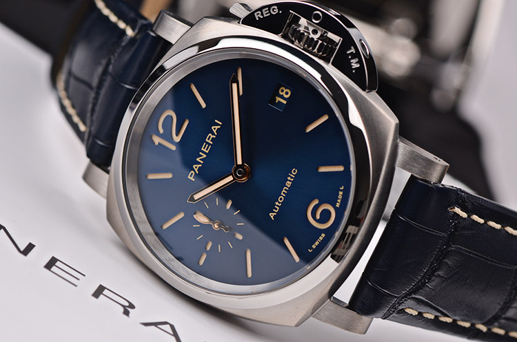 已售出【国行全新】沛纳海蓝面小三针日历自动机械皮带腕表PAM00926全套