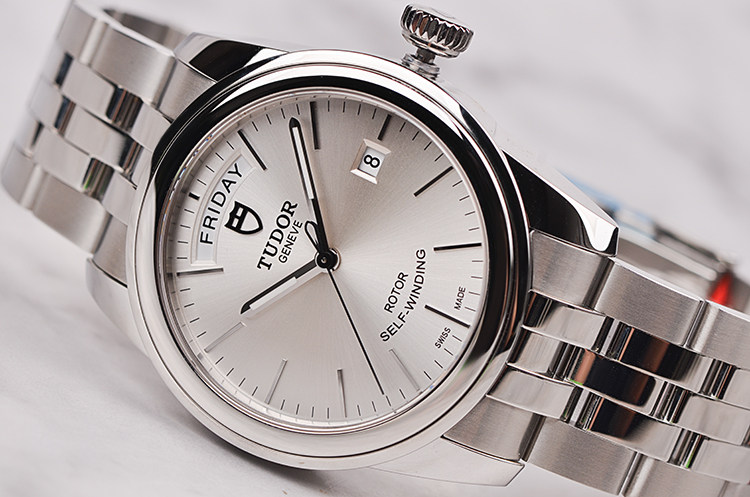 已售出【国行全新】帝舵骏珏系列星期日历自动机械钢带男表56000-68060