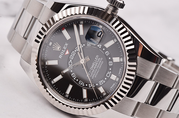 已售出【未使用品】劳力士天行者黑盘年历GMT钢带自动机械男表326934