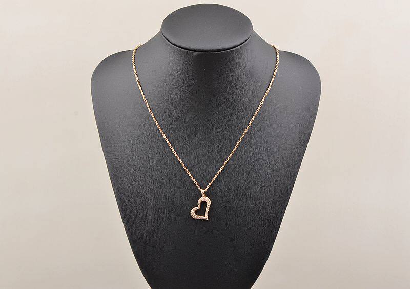 已售出【97新】伯爵Heart系列玫瑰金镶钻心形吊坠及项链