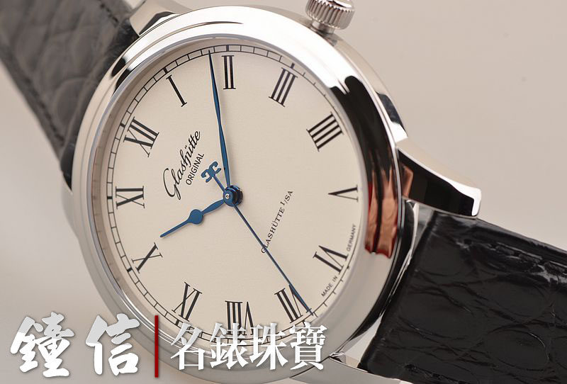 已售出【未使用品】格拉苏蒂参议员白盘大三针自动男表39-59-01-02-04