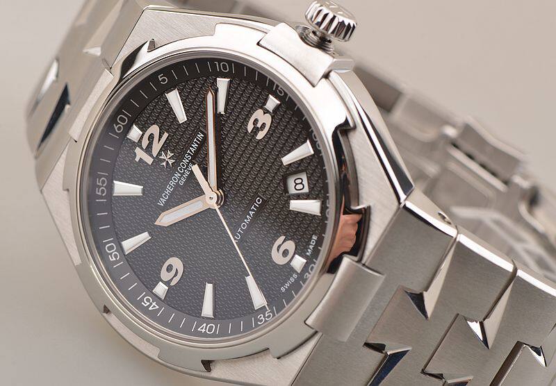 已售出【97新】江诗丹顿纵横四海黑盘大三针日历男表47040/B01A-9094