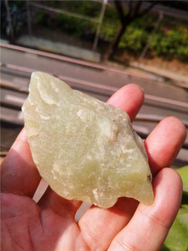新疆和田玉戈壁料青玉原石