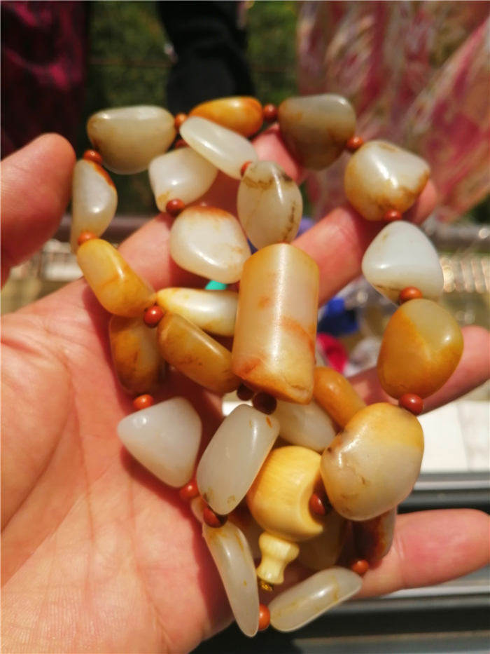 新疆和田玉籽料彩皮原石项链（颗颈饰
