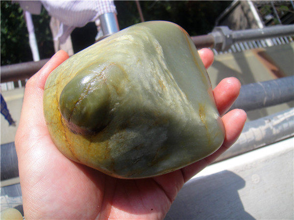 1公斤新疆和田玉籽料原石和田观赏玉（疙瘩）